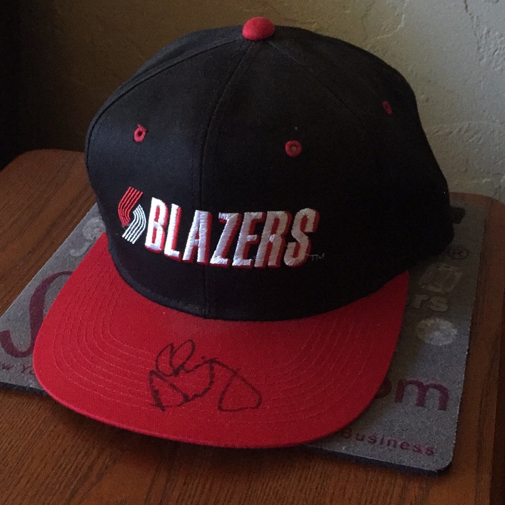 Vintage portland trailblazers snapback signed